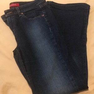 Levi jeans women